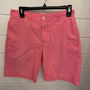 Vineyard Vines men’s size 30 shorts. Great condition!!